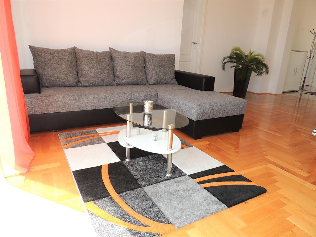 Apartment Cindy ลอฟราน ภายนอก รูปภาพ
